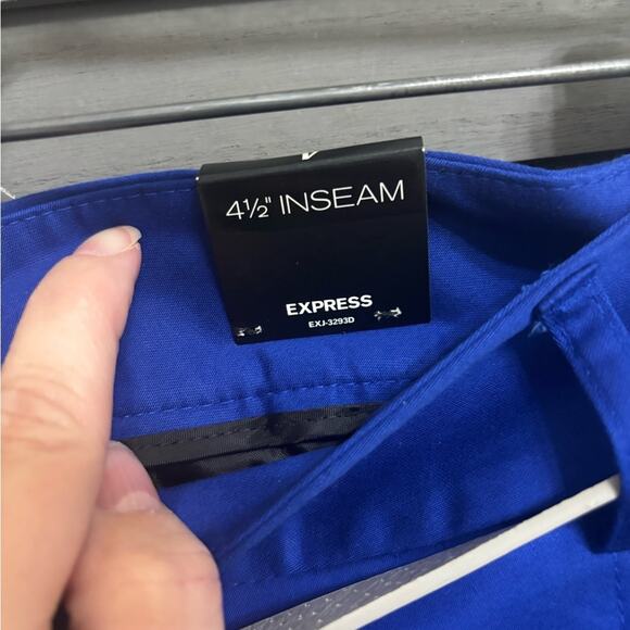 NWT Express Cobalt Blue Women's Shorts with Silver Belt Size 4 - Picture 3 of 7